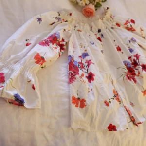  - Jättesöt topp från Zara säljer pga den är inte användning längre 