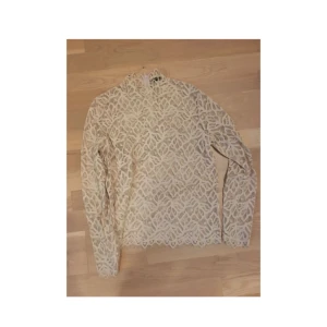  - Fin tröja från samsoe samsoe nästan aldrig använd. Köparen står för ev frakt :) passar en 38