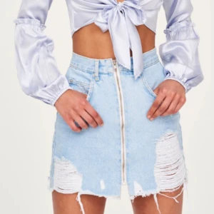  - SÖKER!! Någon som säljer denna kjol från Gina i strl 36!!