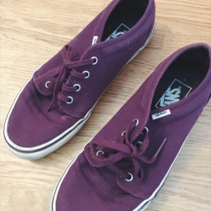  - Lila VANS i gott skick 🦄🦄 cirka 39 i europeisk storlek 