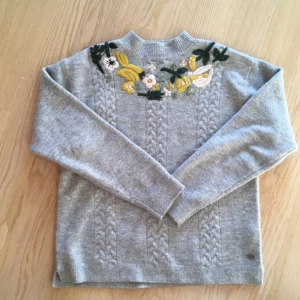  - Stickad jättemjuk tröja från Esprit strl L