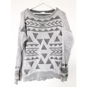  - Mjuk tröja. Slapp modell.