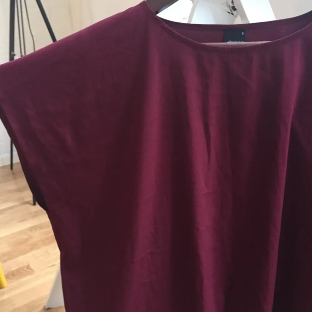 Oversize tunika / klänning 
Gina Tricot 
Stl: S men funkar bra med M också. Klänningar.