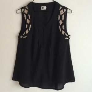  - Svart linne från Cubus.
Oanvänd.