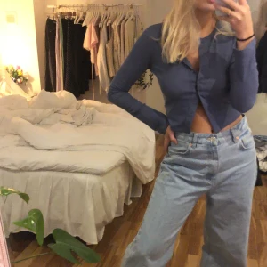 Fin topp - Jättefin topp från weekday som aldrig är använd. 150kr ink frakt. nypris 250kr