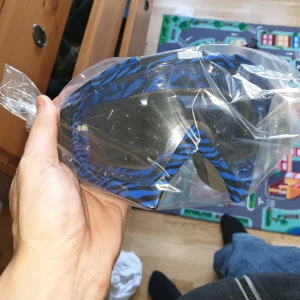 Crossglasögon - Säljer ett par glasögon som knappt är använda .