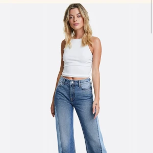 Jättesnygga jeans!! - Säljer dessa super coola jeans från Bikbok pga att dem är för små på mig som vanligtvis har strl m, inga slitningar eller andra anmärkningar👖🤩💕 köparen står för frakten, 200+frakt ⚡️