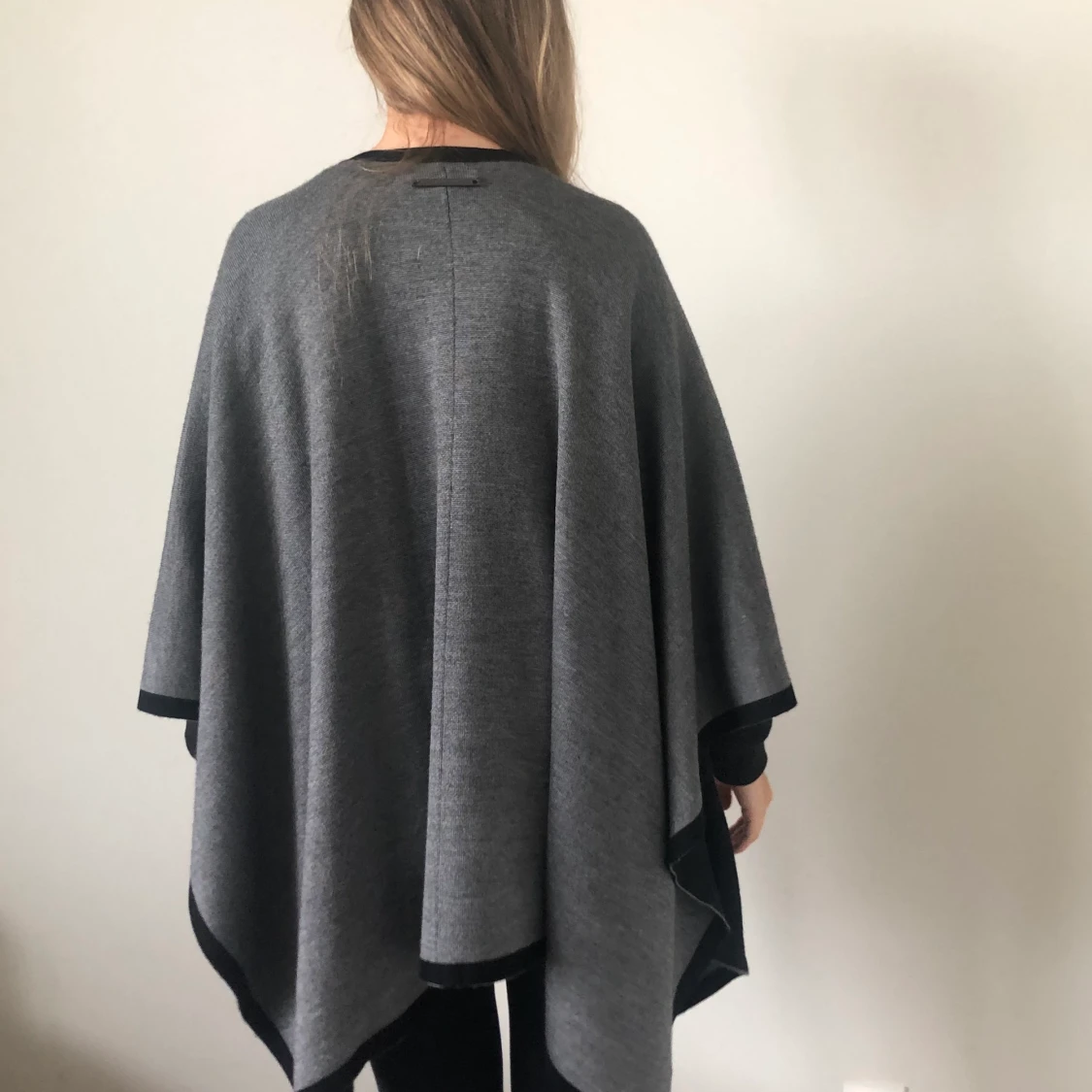 Patrizia Aryton poncho  - 91
