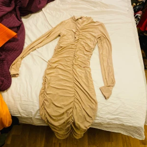 Klänning  - Från Nelly jätte snyggt 