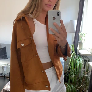 Oversize Orange/brun mocca-jacka - Fake mocca-jacka från Missguided. Oversize-modell. Strl 36. Använd EN gång