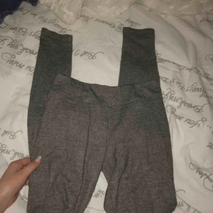  - Super sköna tights från bikbok Storlek xs Formar fint