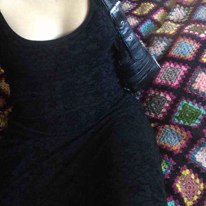  - Säljer denna svarta lång klänning inköpt från humana för ca ett halvår sen, svin fin och bekväm men jag använder den aldrig:(