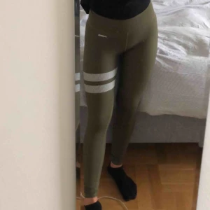  - Helt nya stronger byxor men säljes pga för små 