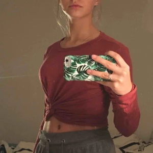  - Röd magtröja, bra kvalitet 