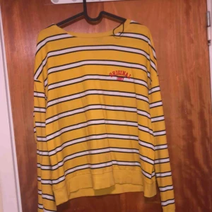  - Tröjan är från H&M 