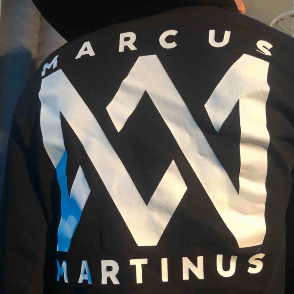 Marcus och martinus tröja till | Plick Second Hand