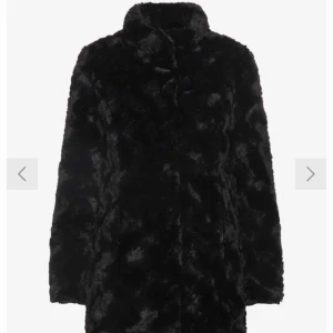  - Jätte fin jacka från veromoda, använd fåtal gånger. Skickas mot 55kr i frakt (spårbar frakt 122kr) Kan även mötas upp i Göteborg. 