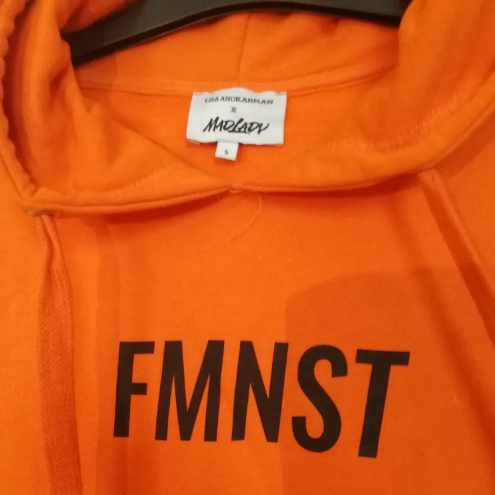 Mad Lady tröja, empower, FMNST, aldrig använd.   . Hoodies.