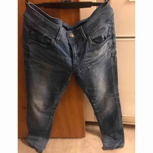  - G-star Raw oanvänt, då det inte passade. Ny skick. Storlek 32x32
