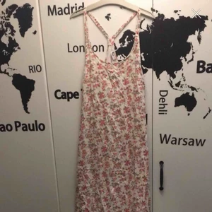  - Blommig sommar klänning från Cubus 