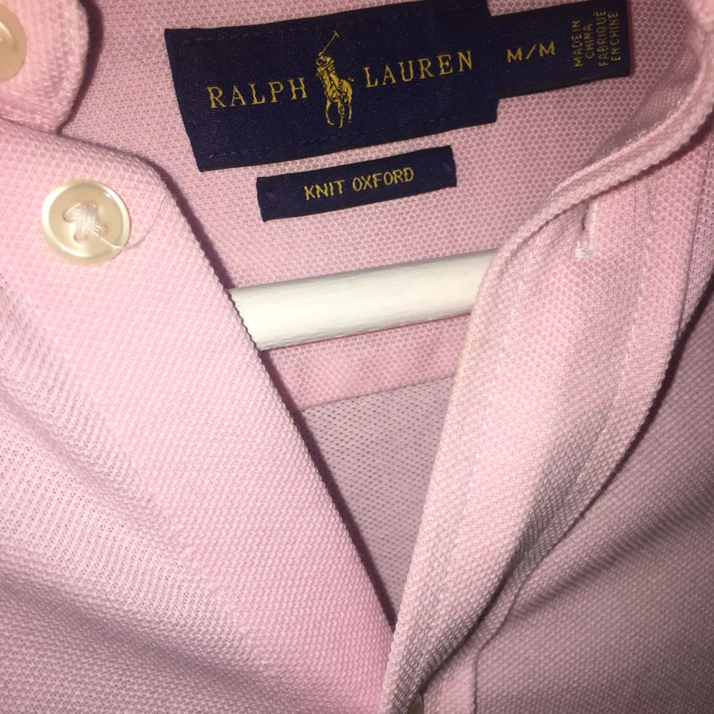 Aldrig använd. Poloskjorta från Ralph Lauren. Skjortor.