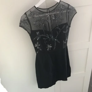  - Superfin oanvänd klänning från Nelly. 