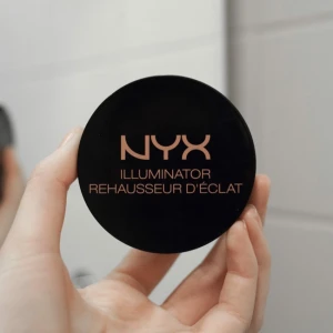  - Highlighter från NYX använd 2-3ggr! Säljer pga har redan en annan!  