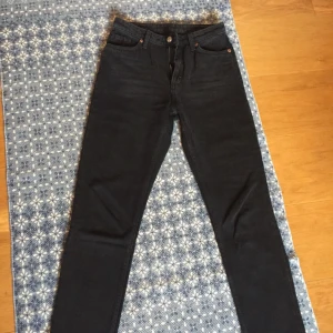  - Jeans från Monki strl 26 modell Kimono. Endast provade ej använda, nypris 400. Säljes endast pga fel strl 