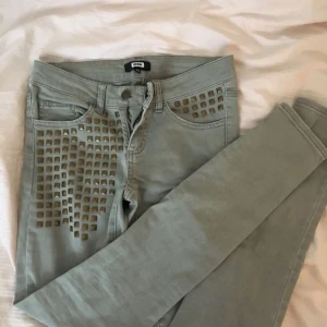  - Knappt använda, från bikbok