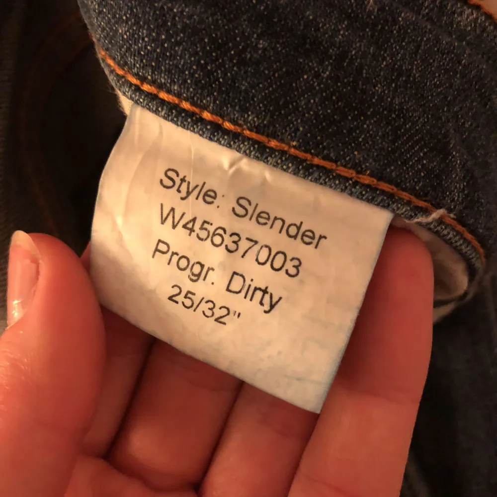 Knappt använda jeans från tiger of sweden. Strl 25/32 låga i midjan, Style: slender. Sälj pga för små. Jeans & Byxor.