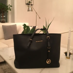  - Köpt 2016, inte använd så mycket så inget slitage alls. 