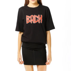  - Superfin t-shirt från Back, använd ett fåtal gånger och tvättad en gång. Toppskick! 100 % bomull. Möts upp i Stockholm eller skickar mot fraktkostnaden.