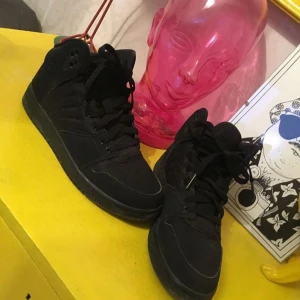  - Footlocker limited edition. Air jordans 