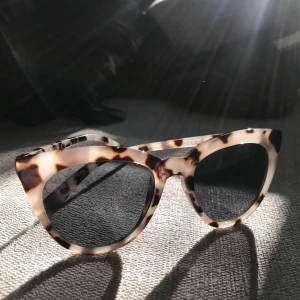  - Snygga solbrillor från Lindex, knappt använda 