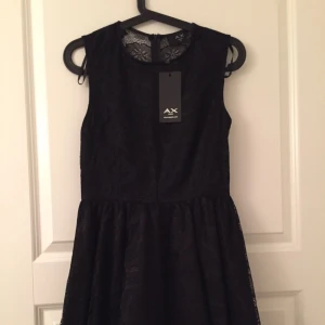  - Spetsklänning i oanvänd skick! Väldig fin!