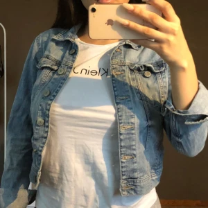  - jeansjacka. FRI FRAKT