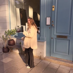  - Fin fluffig shearlingkappa från Monki (köptes förra året men fortf mycket efterfrågad). 