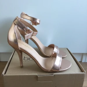  - Klackar från Boohoo Endast testade inomhus 