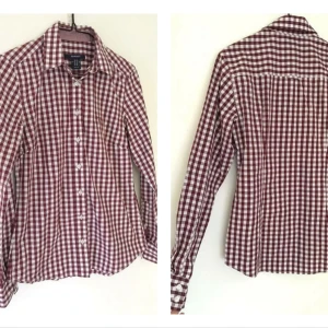  - Gott som ny gant skjorta i färg röd/brun & vit rutig 