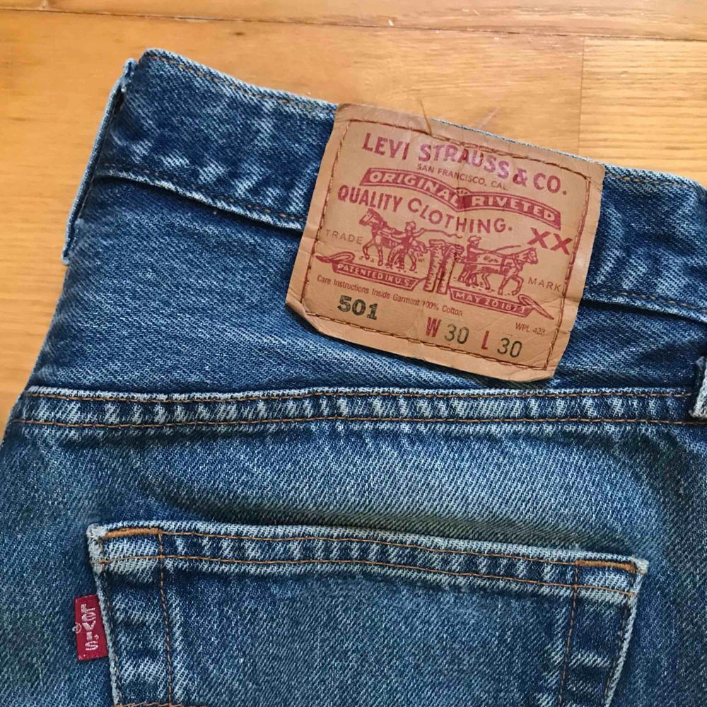 Assnygga Levis jeans:) tyvärr för små💓 möts upp i Stockholm, annars står köparen för frakt!. Jeans & Byxor.