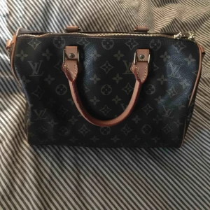  - PRIS SÄNKT!!!! Speedy 30 AAAA+++ av bästa kvalité  Äkta läder, axelrem medföljer 