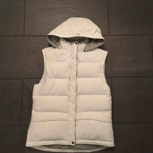  - Vit snygg Everest dunväst 😍