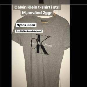  - Calvin Klein t-shirt, använd 2 ggr max! Så fin, bara inte min stil längre💖💕💗 jag står för halva fraktkostnaden!