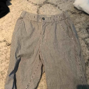  - Randiga byxor från hollister nyskick 