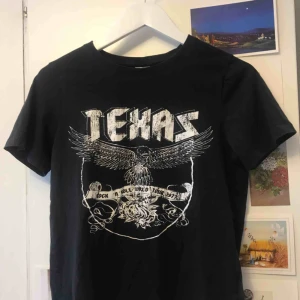  - Rockig tröja, inte alls mycket använd. 40kr