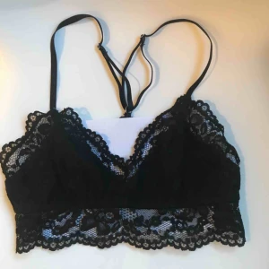  - jättefin spetsbh som tyvärr ät för liten för mig. kontakta mig vid frågor😊