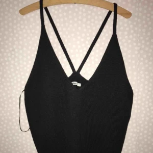  - Skit söt stickad  topp från ginatricot