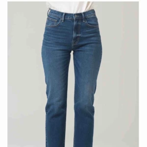  - Crocker jeans st 36 köpte för 799kr säljer för 250