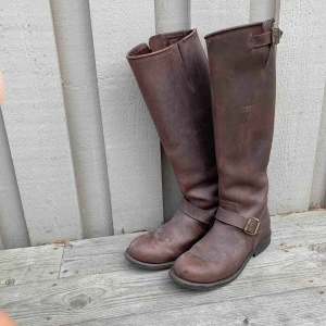  - Svinsnygga primeboots använda en höst. De är lite torra men med insmörjning av skofett kommer de se ut som nya!   