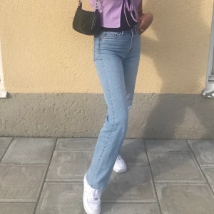 Blå jeans - Säljer nu mina favorit jeans från kappahl som är slutsålda överallt
